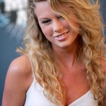 taylor-swift-picture-white-dress