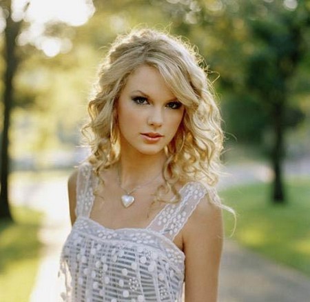 Taylor Swift Love Story Testo Lyrics Video Traduzione Musickr Video E Testi Canzoni Taylor Swift Love Story Testo Lyrics Video Traduzione Musickr Video E Testi Canzoni