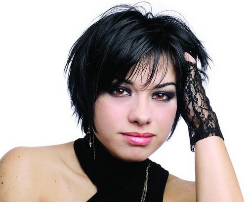 Dolcenera: "Sto scrivendo un romanzo thriller, ma la musica prevale"