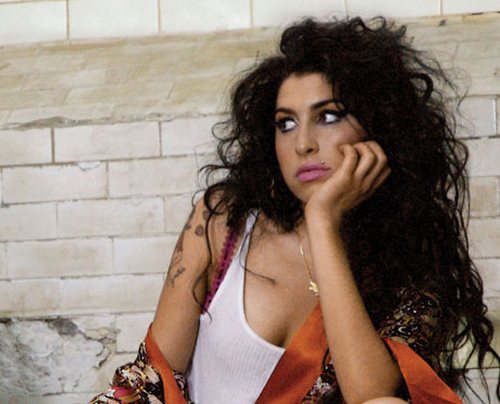 Amy Winehouse: si cerca l'attrice che la interpreterà al cinema