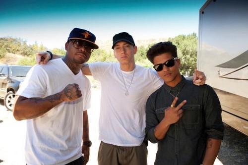 Bad meets Evil e Bruno Mars, Lighters il video