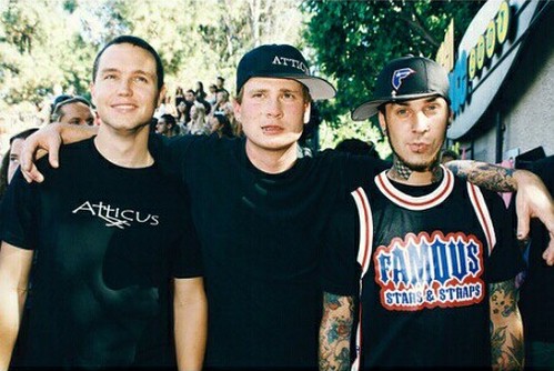 Blink-182, Tom DeLonge: "Scrivere canzoni è come essere ubriachi"