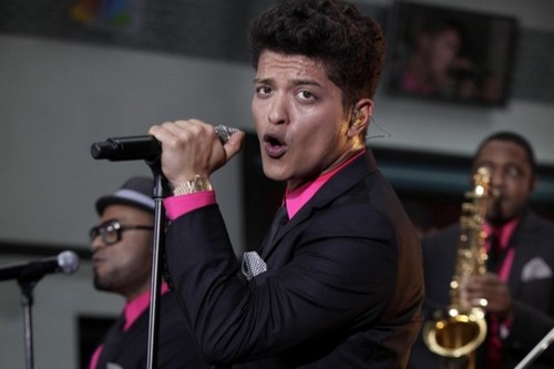 Bruno Mars querela i suoi produttori