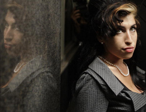 Amy Winehouse: il 5 dicembre uscirà il suo ultimo album inedito