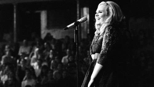Adele sta preparando il ritorno in grande stile con un tour mondiale