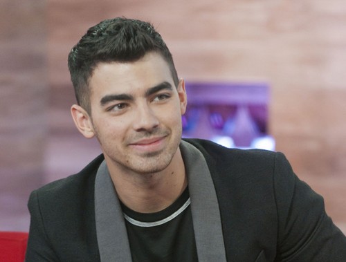 Joe Jonas supporter del tour europeo di Britney Spears - Le dichiarazioni