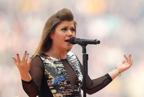 Kelly Clarkson, What Doesn’t Kill You (Stronger) è il nuovo singolo