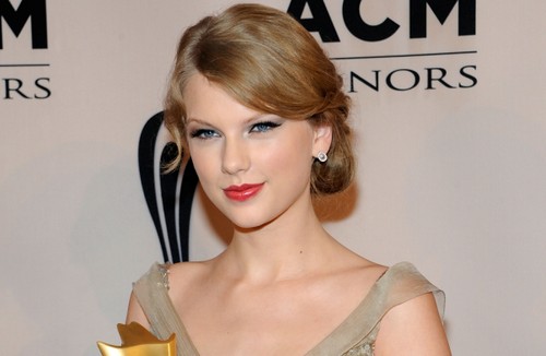 Taylor Swift, nuovo album nel 2012