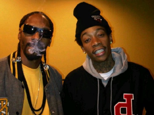 Snoop Dogg e Wiz Khalifa: "Sul set del videoclip di Young, Wild & Free c'è aria famigliare"