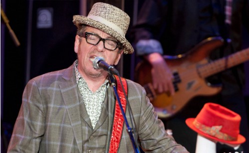 Elvis Costello: invita i fan a non comprare il suo album