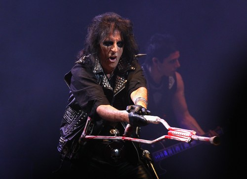 Alice Cooper, documentario sulla sua vita artistica e privata