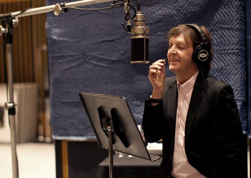 Paul McCartney: la star al lavoro sulla musica di un nuovo videogioco