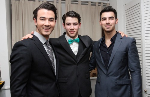 Jonas Brothers, Nick Jonas: "Ci prenderemo il nostro tempo"
