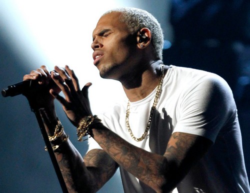 Chris Brown, Tony Bennett, Carrie Underwood: esibizione ai Grammy Award 2012 