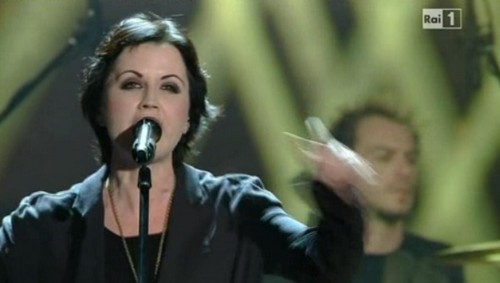 Sanremo 2012, Cranberries, Zombie e Tomorrow: video Sanremo 2012 serata finale