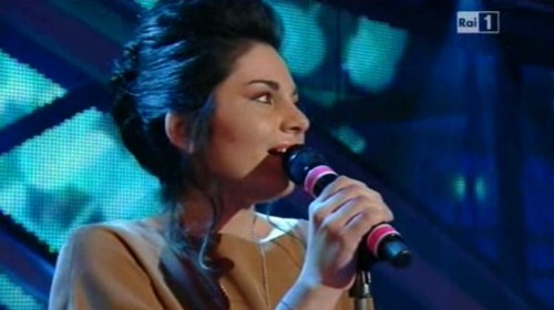 Giordana Angi, Incognita poesia: video Sanremo 2012 seconda serata 