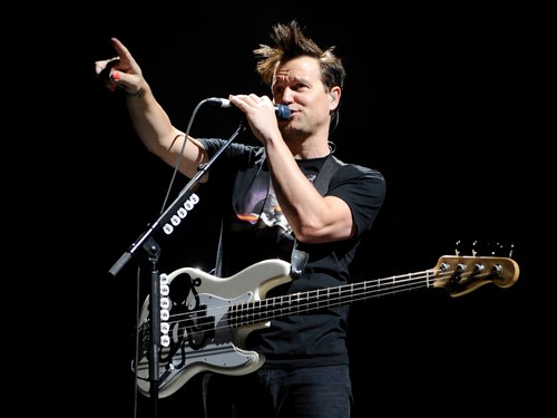 Blink-182, Mark Hoppus: "Davanti a un alieno canterei Feeling This"