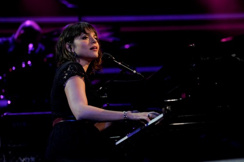 Norah Jones, Little broken hearts, copertina e tracklist