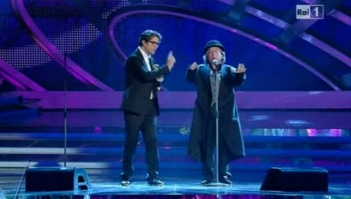 Samuele Bersani e Paolo Rossi, Un pallone: video Sanremo 2012 quarta serata