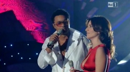 Chiara Civello e Shaggy, You don't have to say you love me (Io che non vivo senza te): video Sanremo 2012 terza serata