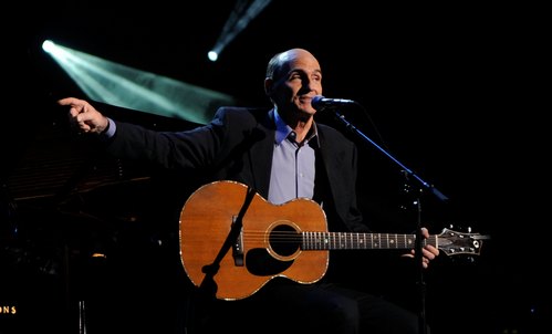 I concerti da sabato 31 marzo a venerdì 6 aprile: da Pino Daniele a Laura Pausini, da James Taylor a Noemi