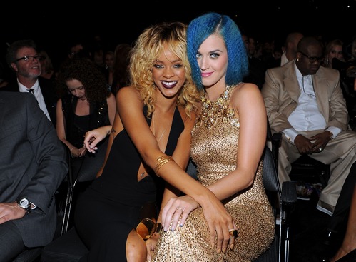 Rihanna: "Farò un duetto con Katy Perry"