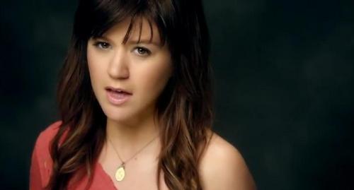 Kelly Clarkson - Dark Side - Video ufficiale