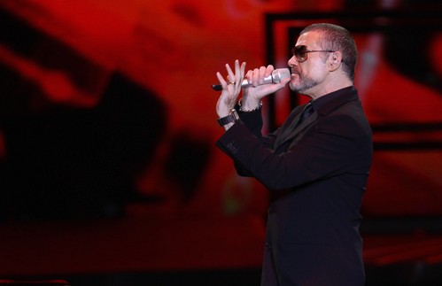 Olimpiadi di Londra 2012, George Michael alla cerimonia di chiusura