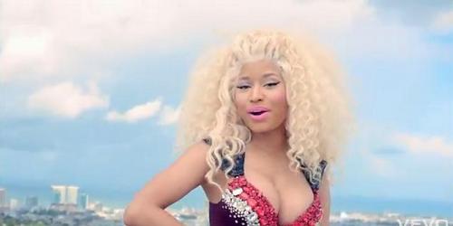 Pound the alarm - Niki Minaj - Video ufficiale