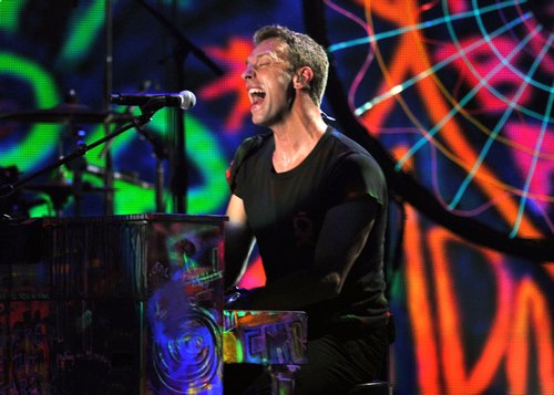 Chris Martin dimentica le parole di A warning Sign perché distatto dalle Olimpiadi (video)