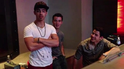 Jonas Brothers, Joe: "Vorrei che l'album potesse essere rilasciato domani"
