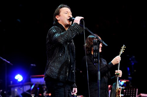 Aerosmith, in Music From Another Dimension Johnny Depp e Julian Lennon