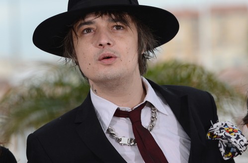 Pete Doherty al lavoro con Carl Barat