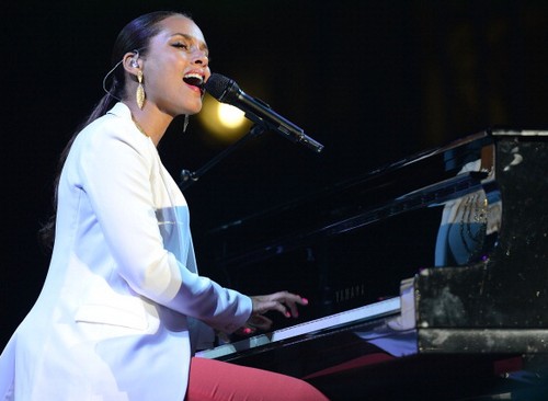 Alicia Keys: anteprima Girl on fire (video)