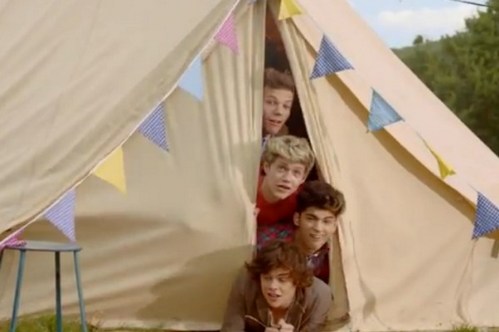 One Direction - Live While We're Young - Video ufficiale