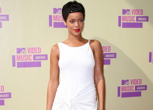 Rihanna - Diamonds - anteprima video