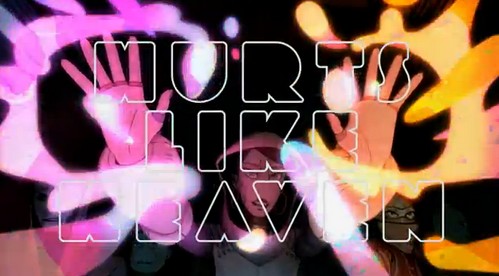 Coldplay, anteprima video Hurts Like Heaven