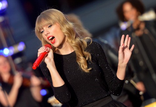 Taylor Swift: "Red è dedicato ai miei ex"