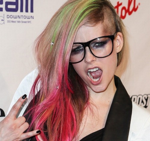 Avril Lavigne: "Il primo singolo del nuovo album uscirà molto presto"