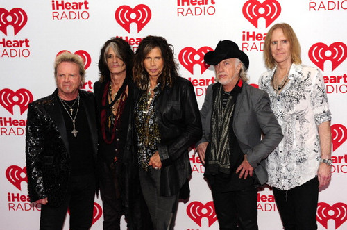 Gli Aerosmith tornano dopo undici anni con Music From Another Dimension