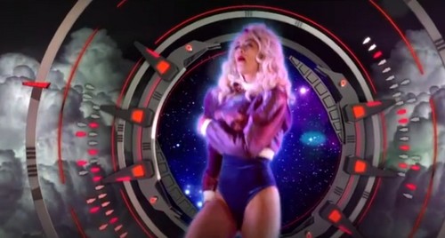Rita Ora - Radioactive - Video ufficiale