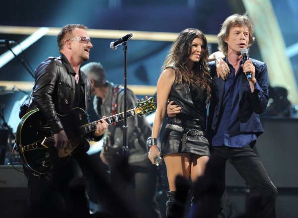Mick Jagger, Bono Vox e Fergie al Madison Square Garden per il 25° anniversario della Rock 'n Rollo Hall of Fame nel 2009