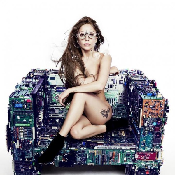 Lady Gaga anticipa Swine e Manicure da ARTPOP - Video