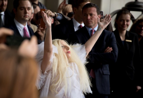 Lady Gaga eletta Donna dell'anno da Glamour USA, le immagini più significative del 2013