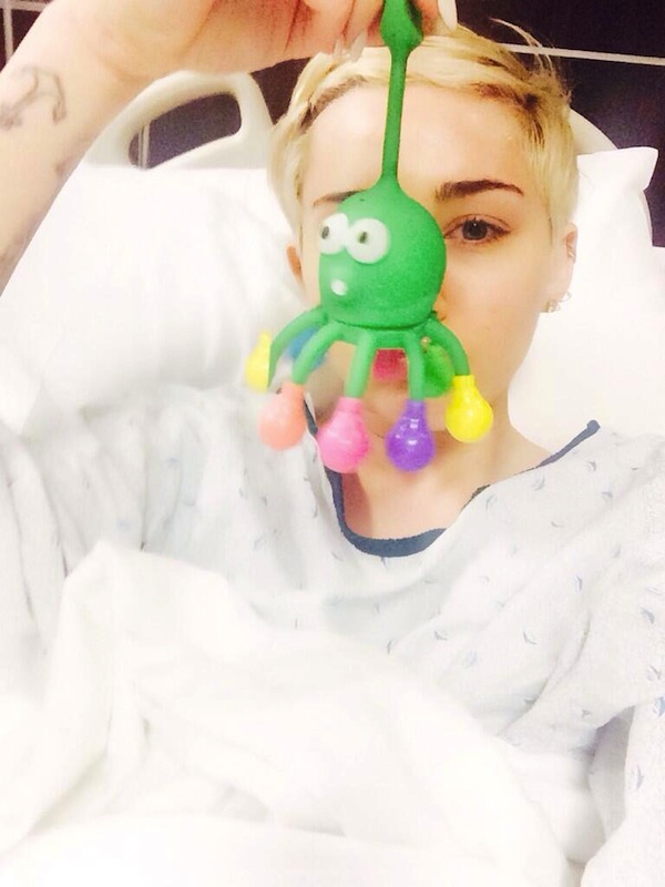 Miley Cyrus in ospedale, saltano alcune date del tour