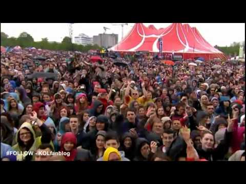 Video: l'esibizione live di Chris Martin e i Kings Of Leon