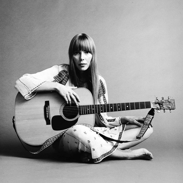 Joni Mitchell finisce in ospedale