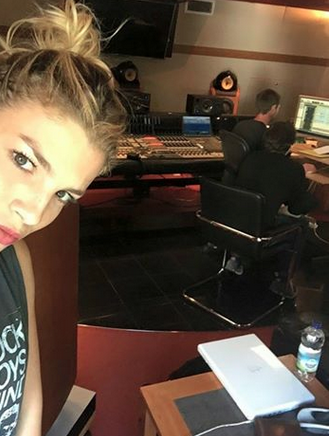 Emma Marrone: manca poco al nuovo singolo