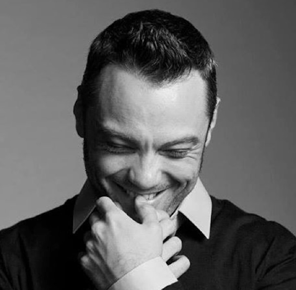 Tiziano Ferro, duetto con Levante