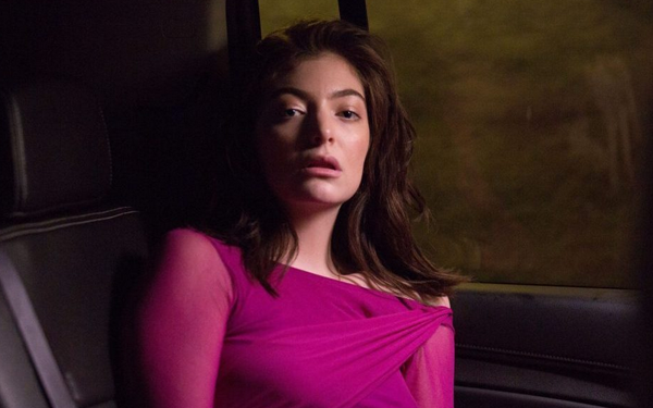 Lorde: "Ecco di che cosa parla il mio nuovo singolo Green Light"